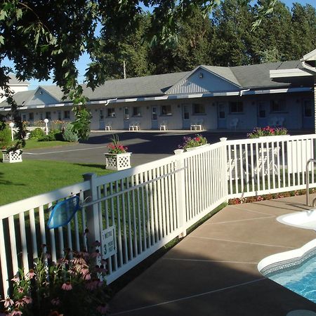 Motel Belle Riviere Saint-Jean-sur-Richelieu Buitenkant foto