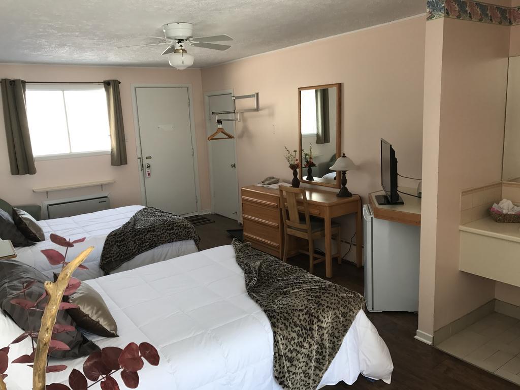 Motel Belle Riviere Saint-Jean-sur-Richelieu Buitenkant foto