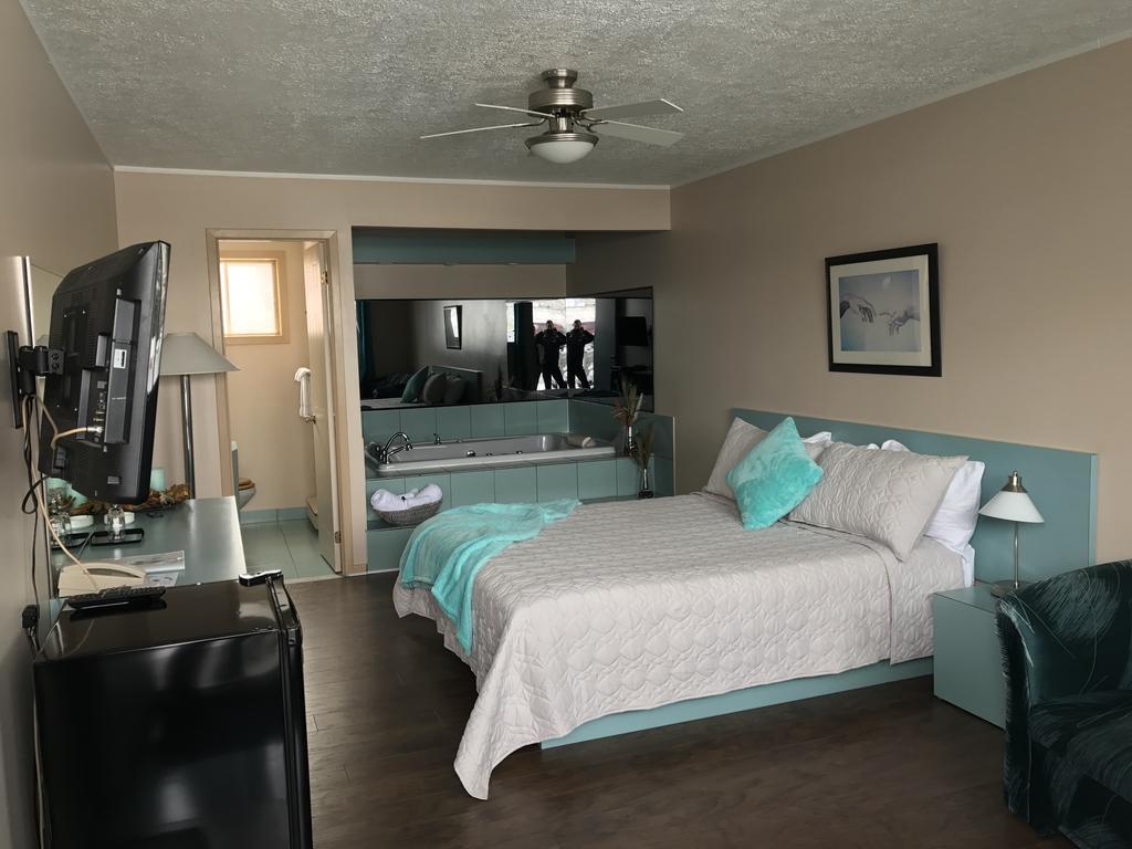 Motel Belle Riviere Saint-Jean-sur-Richelieu Buitenkant foto