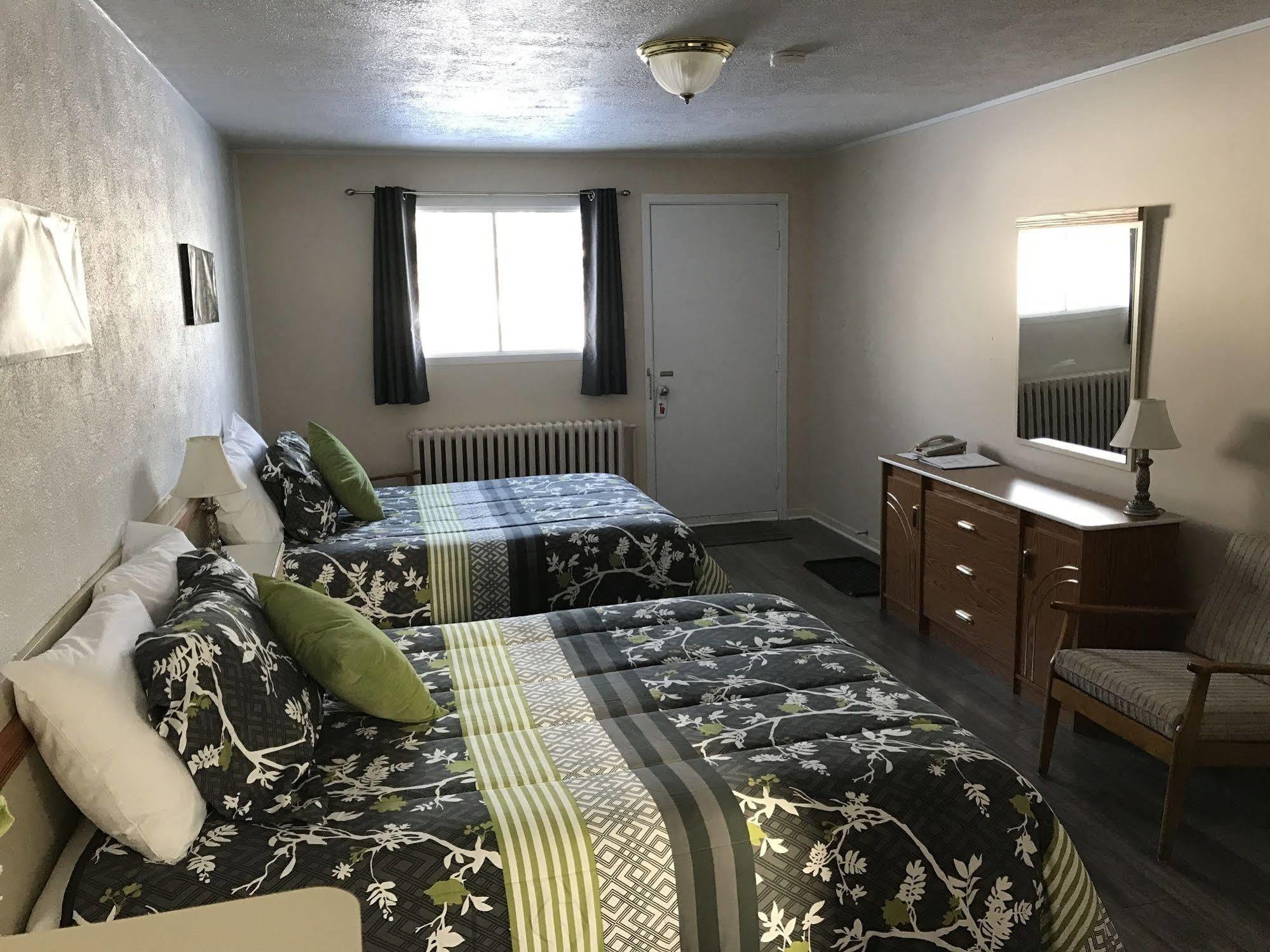 Motel Belle Riviere Saint-Jean-sur-Richelieu Buitenkant foto