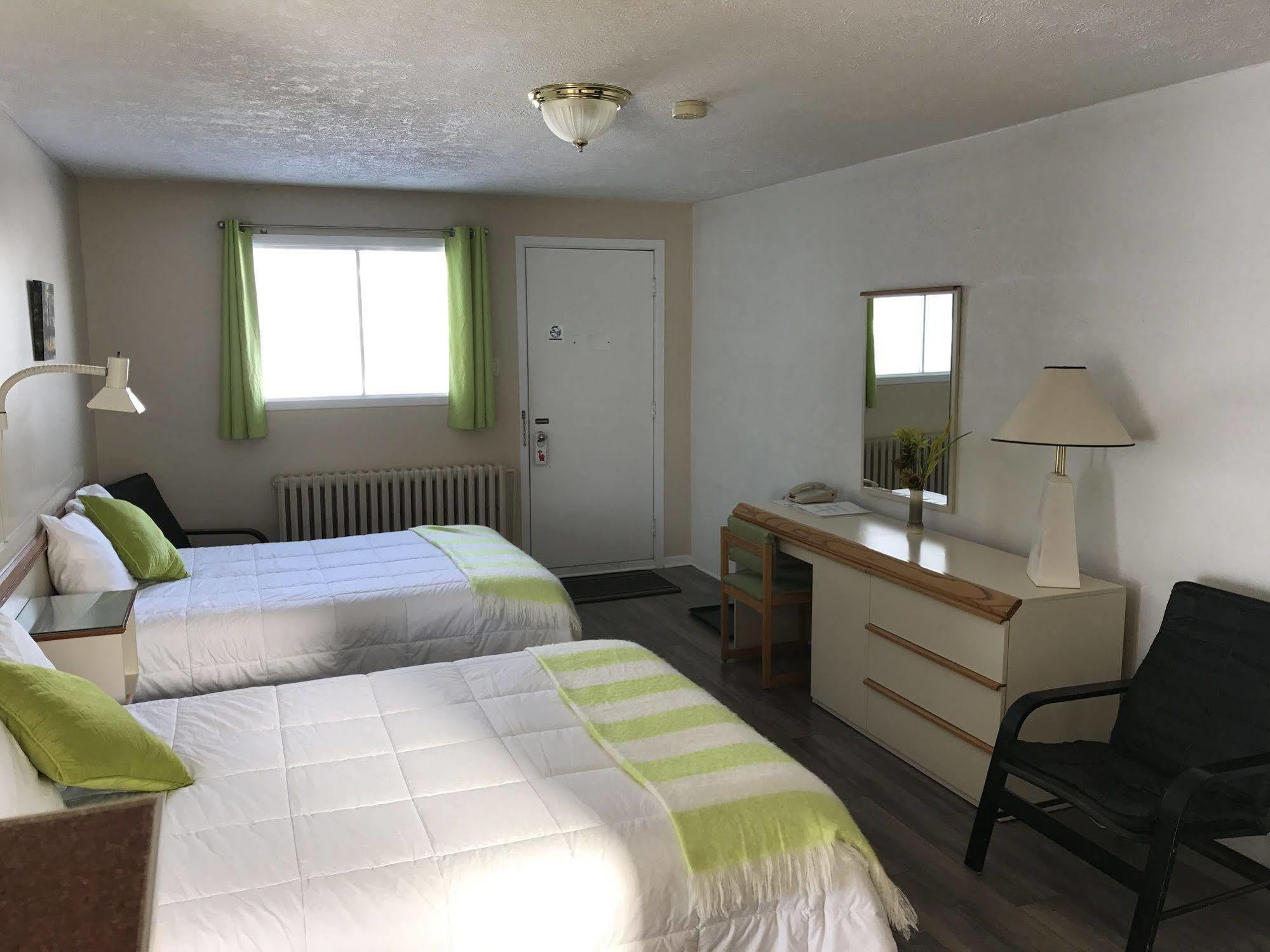 Motel Belle Riviere Saint-Jean-sur-Richelieu Buitenkant foto