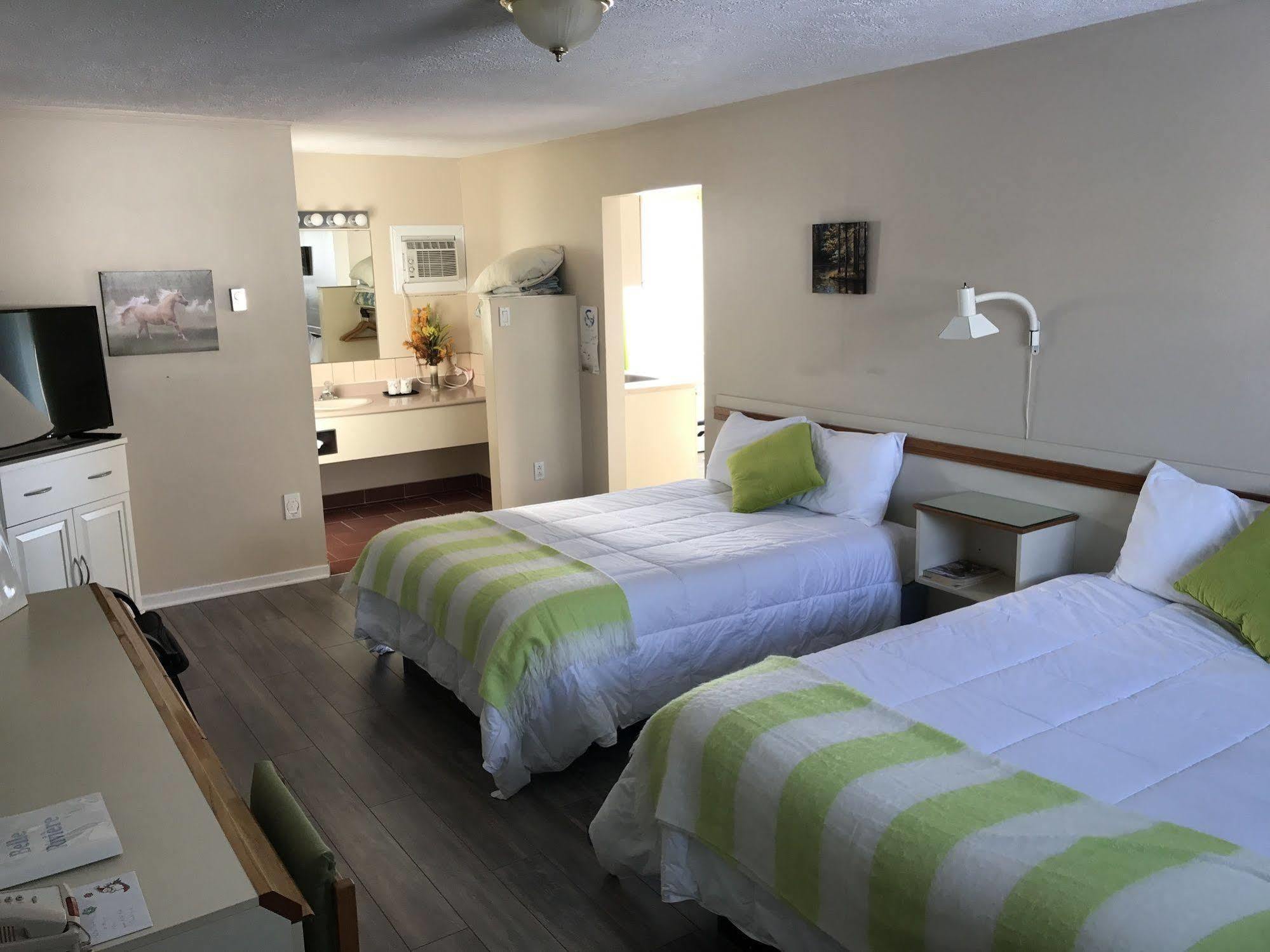 Motel Belle Riviere Saint-Jean-sur-Richelieu Buitenkant foto